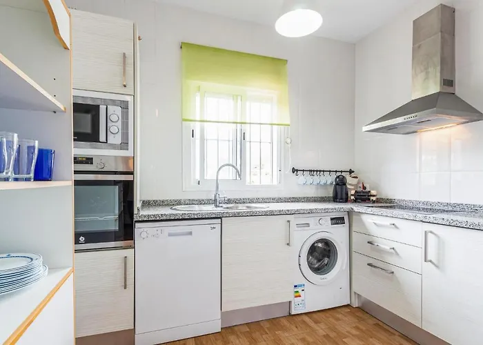 3 Bedroom Stunning Home In Malaga
